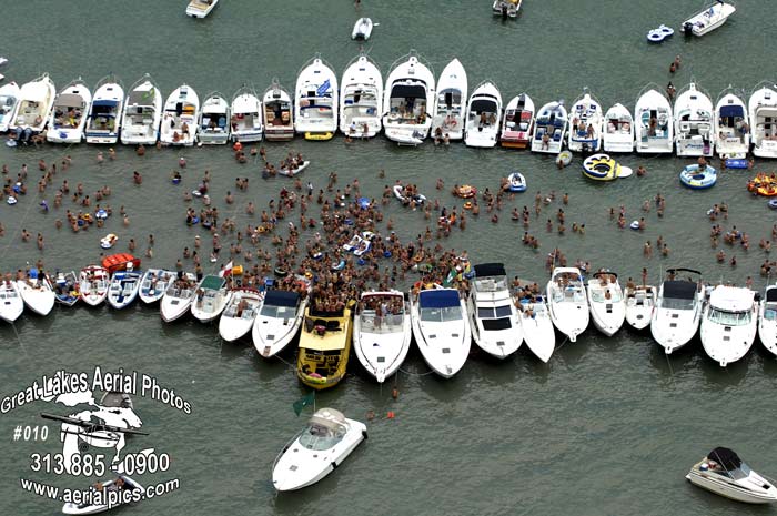 ©Muscamoot Bay Raft-Off 2011